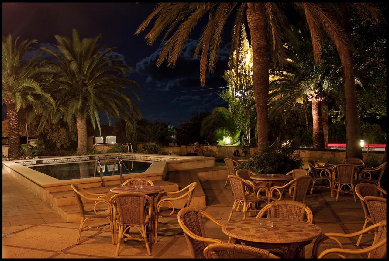 Fonda Palmeras Guest house 2*